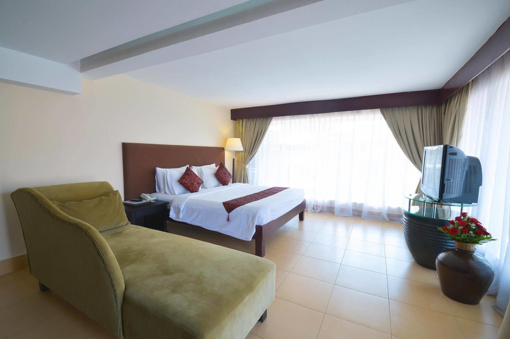 Feeling Home Hotel Phnom Penh Exterior foto