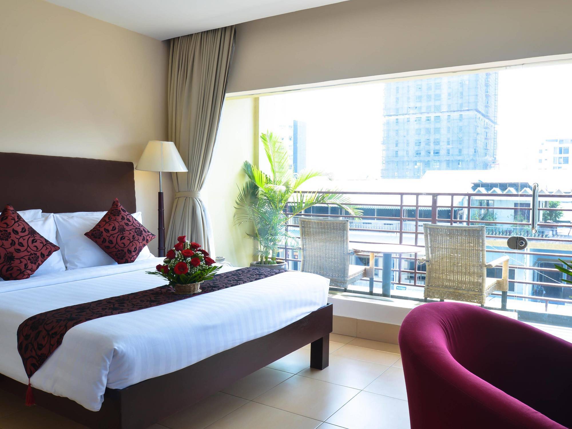 Feeling Home Hotel Phnom Penh Exterior foto